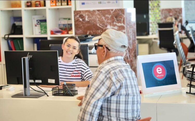 Shërbimet në e-Albania/Rama-qytetarëve: Drejtohuni në zyrat e bashkive, denonconi…