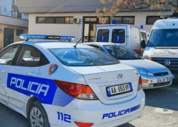 Plagosja e dyfishtë në Sarandë, policia shpall në kërkim dy vëllezërit