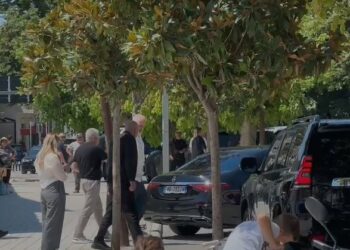 Rama mbyll takimet në Vlorë, në dalje nuk shoqërohet nga kryebashkiaku Dredha