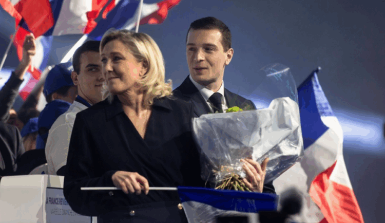 Francë/ Policia franceze bastis zyrat e partisë së Le Pen