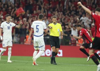 Shqipëria humb dy pozicione në renditjen e FIFA-s