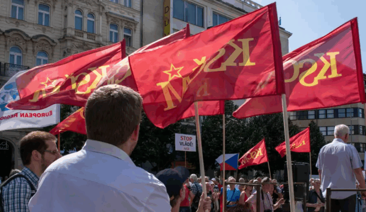 Republika Çeke ndalon propagandën komuniste