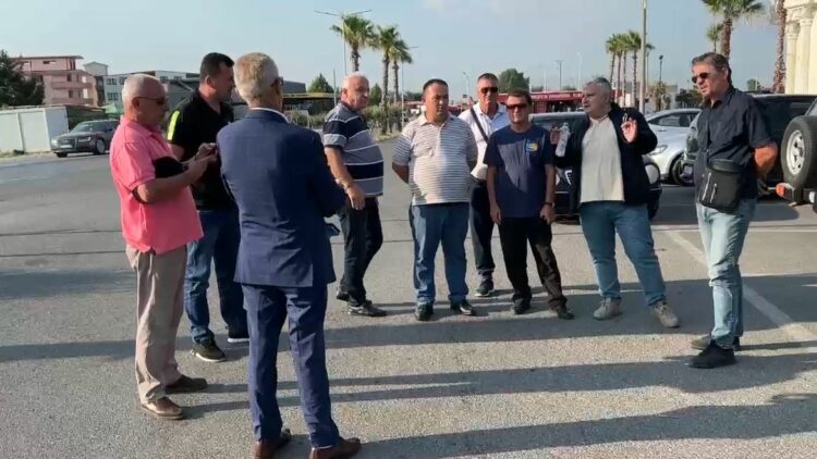 Kundër shembjeve, qytetarë nga Mirdita nisen drejt Thethit