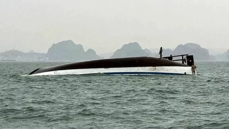 Mbytet anija turistike në Vietnam, humbin jetën 28 persona