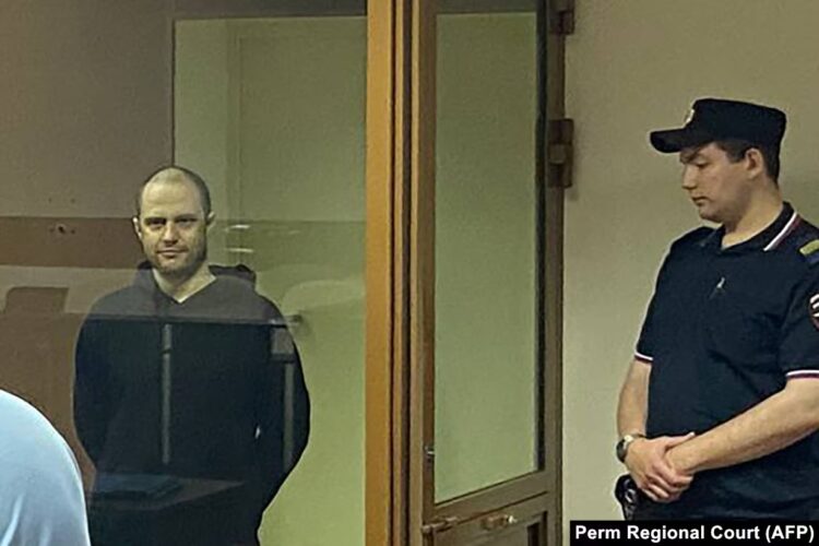 Shpërndau të dhëna publike për bunkerët sovjetikë, arrestohet fotografi rus