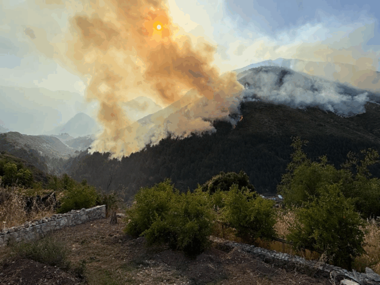 Mbrojtja Civile Evropiane: Flota jonë po ndihmon në Vlorë dhe Dibër