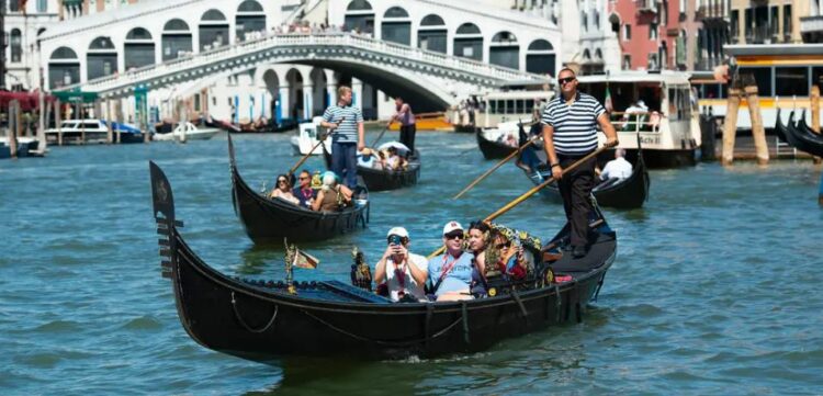 Venecia: Tarifa për turistët i sjell qytetit 5,4 milion euro