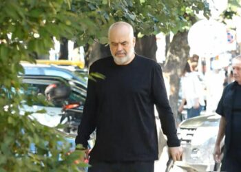 Rama, një orë takim me kandidatët socialistë në selinë rozë