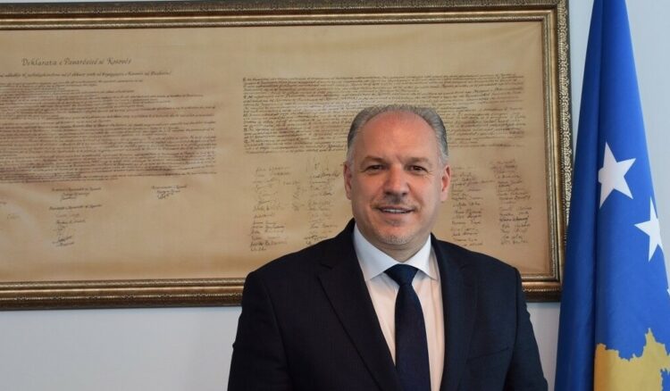 Iu ngrit aktakuzë për keqpërdorim të detyrës, ministri i Kosovës mohon çdo shkelje