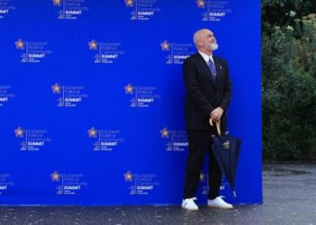 Gazeta gjermane “Suddeutsche Zeitung”: Edi Rama, pikturë dhe pushtet