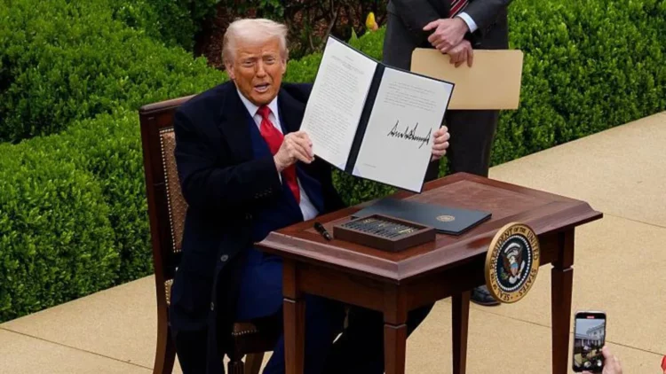 Trump shpall tarifa 25% ndaj Koresë së Jugut dhe Japonisë