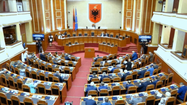 Nismat e harruara në Kuvend: 61 projektligje nuk e panë dritën jeshile