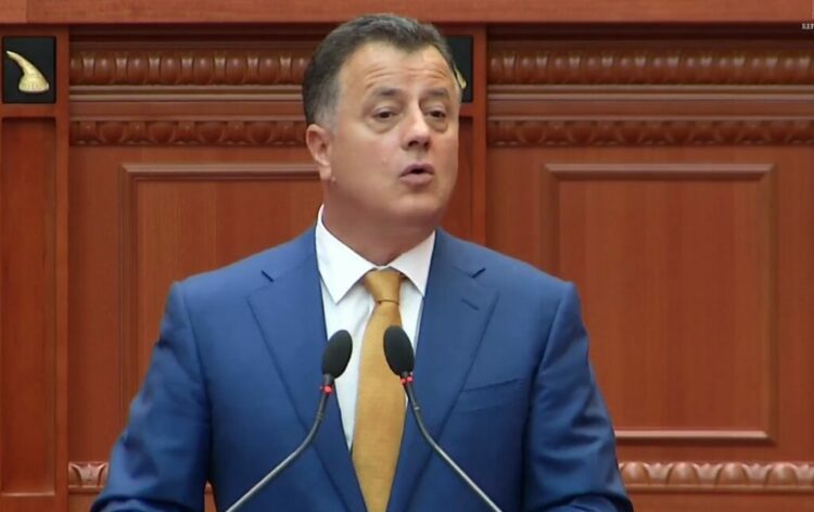 “Shihte ëndrra me mamicë”, përplasje mes Spiropalit dhe Nokës: Je bërë për turp!