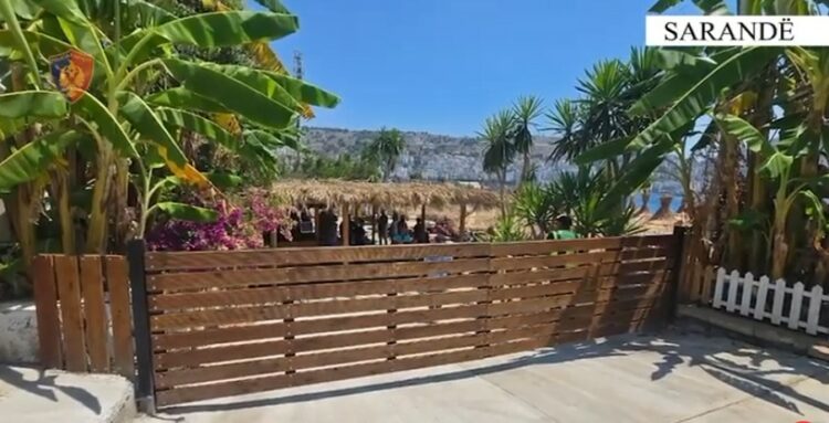 Kishte vendosur çadra dhe shezlongë pa leje, procedohet administratorja e subjektit