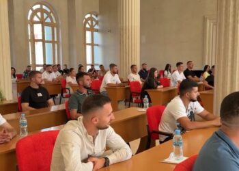 Inxhinierët e rinj zgjedhin Albpetrolin, jo Kanadanë! Sot u testuan 45 prej tyre