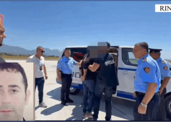 U ekstradua nga Franca/Momenti kur mbërrin në Shqipëri ish-truproja e Saimir Tahirit