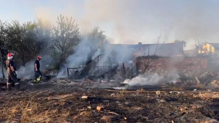 Përfshihet nga flakët një banesë në Korçë