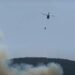 Tiranë/ Zjarr në Bërzhitë, ndërhyn helikopteri nga ajri për fikjen e flakëve