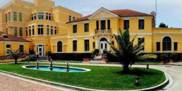 Viza amerikane/ Ambasada e SHBA në Tiranë i pret shpresat për këta vizitorë