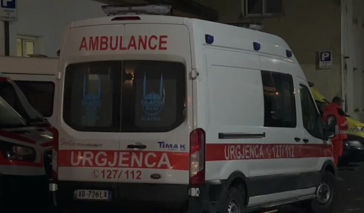 Krujë/ Babai përplas aksidentalisht vajzën e tij, 4-vjeçarja ndërron jetë në spital