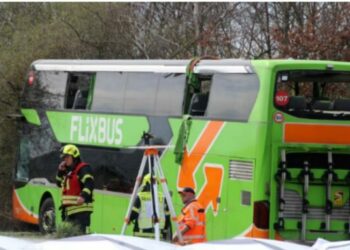 Gjermani/ Përmbyset autobusi, disa persona mbetën të lënduar. Ja detajet