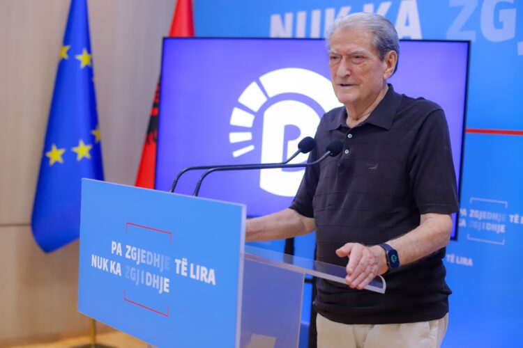 Berisha: Tentakulat mafioze të patronazhistëve u shtrinë deri në diasporë