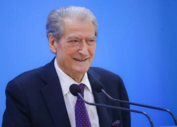 “35 vjetori i rënies së Dëshmorit të Parë të Demokracisë”/Berisha vizitë në Kavajë