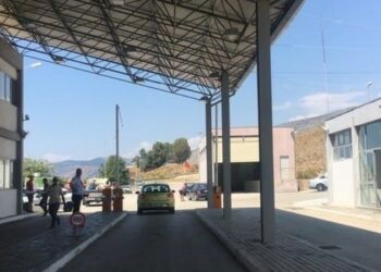 Korrupsion, ryshfet në kufirin greko-shqiptar/Pranga 13 punonjësve të doganës greke