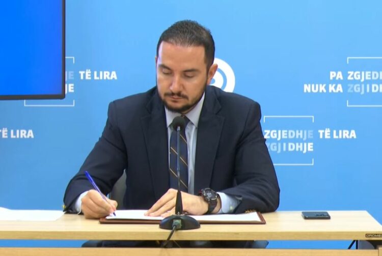 11 Maj,Salianji:Në Shqipëri nuk ka zgjedhje!PD duhet të gjejë zgjidhje të largojë..