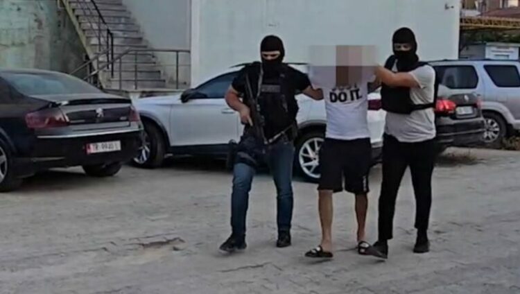 Në kërkim për trafik droge, arrestohet 36-vjeçari. Pritet ekstradimi drejt Italisë