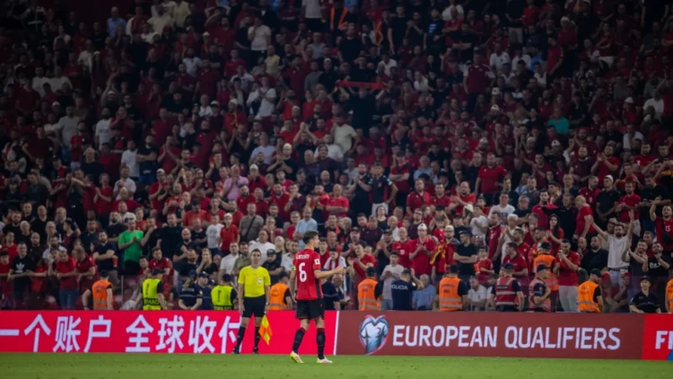 Ndeshja Shqipëri–Serbi/ FSHF dënohet nga FIFA me gjobë dhe mbyllje 20% të stadiumit