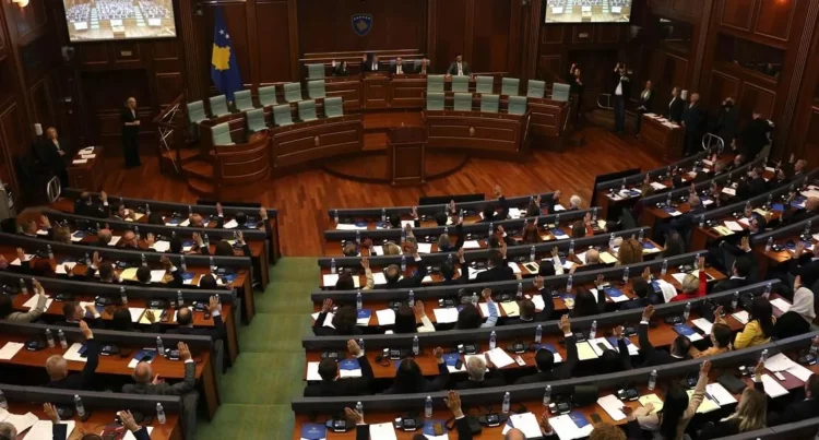 Kosovë/ Kriza politike, dëm prej 1.2 miliardë eurosh