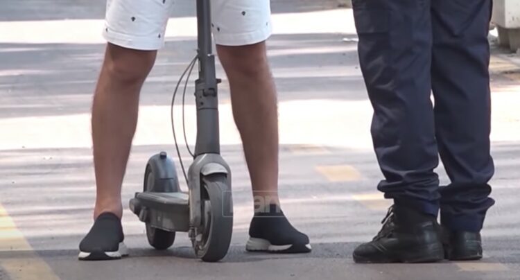 Policia, aksion ndaj drejtuesve të monopatinave/ Kërkon ashpërsimin e ligjit për..