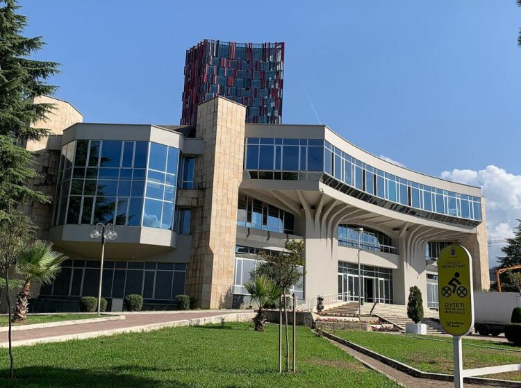 Pallati i Kongreseve do të rijetëzohet, së shpejti kalon në pronësi të MEKI-t