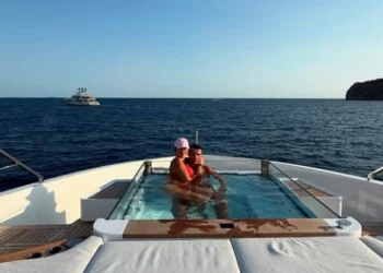 Cristiano Ronaldo dhe familja e tij pushime në Greqi