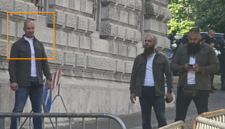 Kush janë të akuzuarit për sulmin në Banjskë që u panë pranë Presidencës së Serbisë?
