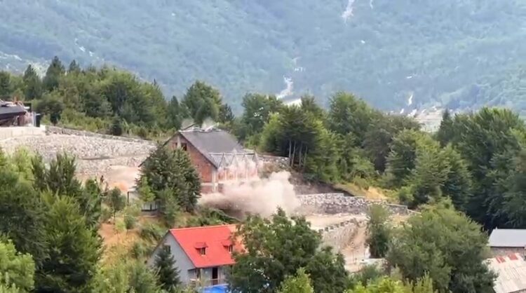 IKMT shemb me eksploziv ndërtesën e fundit në Theth