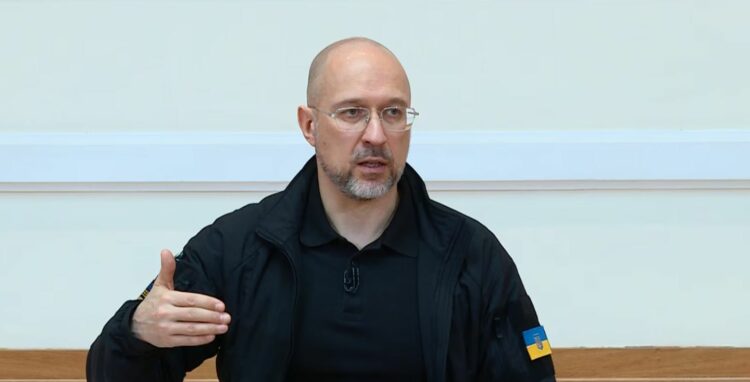 Kryeministri i Ukrainës jep dorëheqje si pjesë e ndryshimeve të mëdha në Qeveri