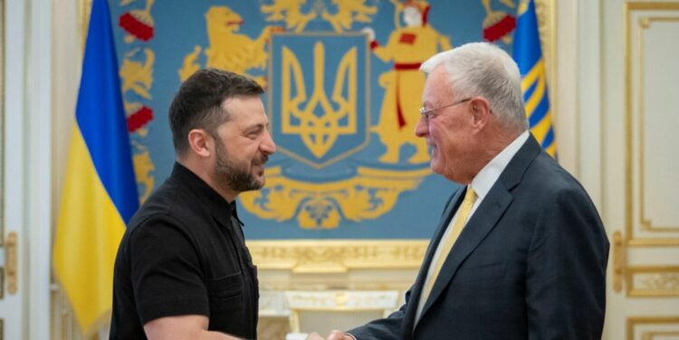 Kellogg dhe Zelensky bisedojnë për blerjen e armëve për Ukrainën