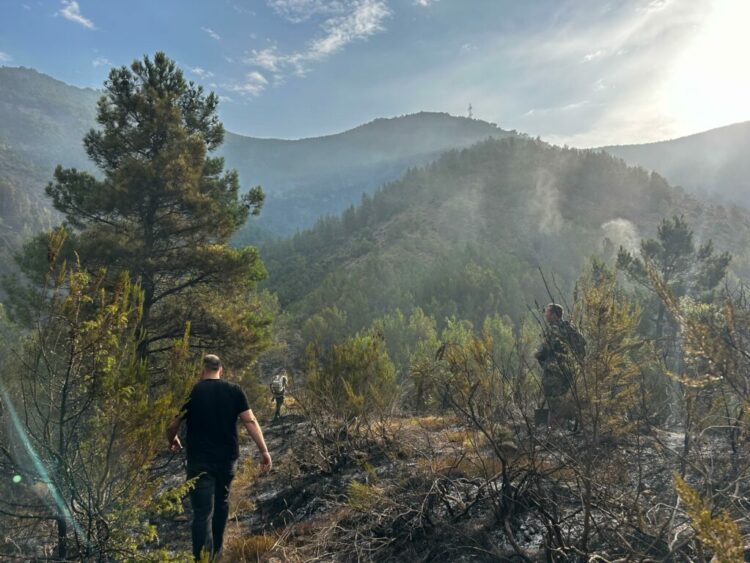 “Alarm i kuq” mes Kurbinit e Matit, zjarr masiv në Skuraj. Dyshime për..