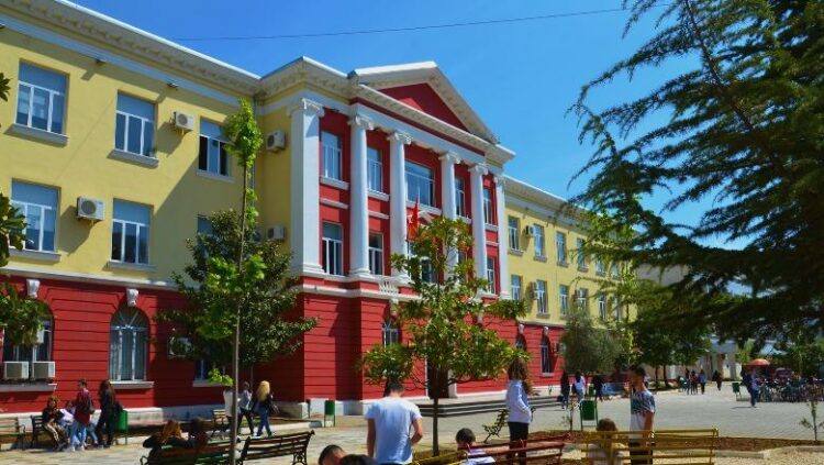 Regjistrimi në Universitete, sot faza e dytë e raundit të parë, zgjat vetëm 48 orë