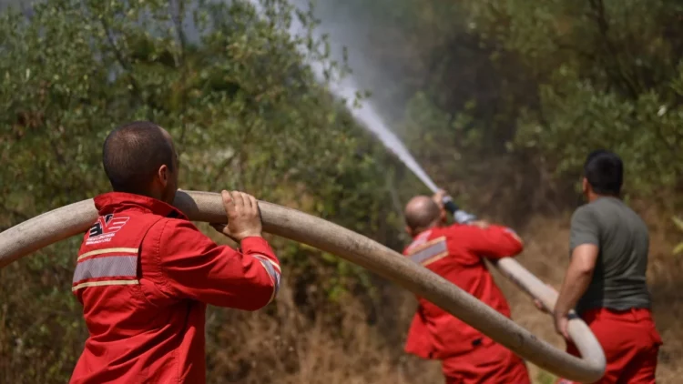 Zjarret në Finiq/ Ministria e Mbrojtjes: Situata po shkon drejt normalizimit
