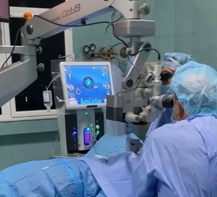 Okulistika e Spitalit Vlorë/ Pacienti humbi shikimin, kryhet me sukses ndërhyrja