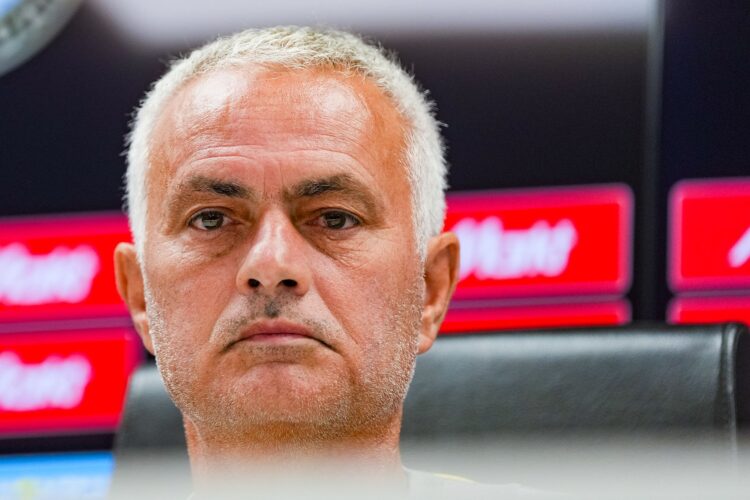 Një “qylaxhi” si Mourinho, trajneri ka përfituar 103 milionë euro nga shkarkimet