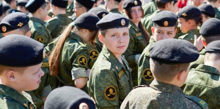 Rusia “skanon” fëmijët për të gjetur Putinin e ardhshëm