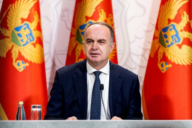 E akuzon se e kërcënoi, Presidenti i Malit të Zi kërkon shkarkimin Nik Gjeloshajt
