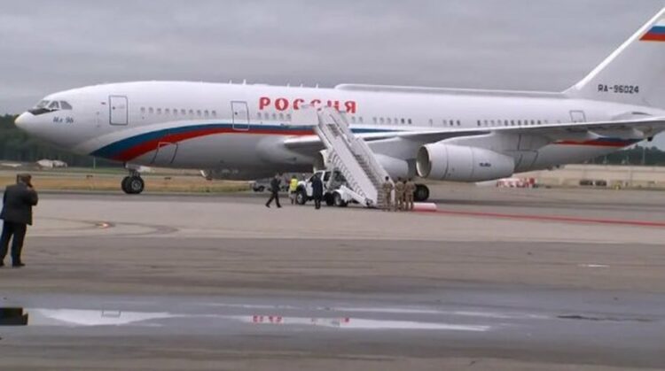 Presidenti rus Vladimir Putin mbërrin në Alaska