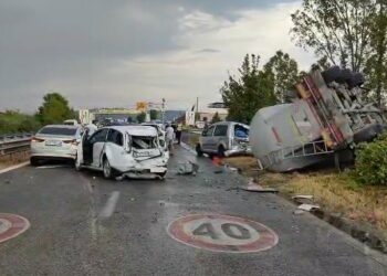 Përplasen disa automjete në aksin Fier-Lushnje, dy të plagosur