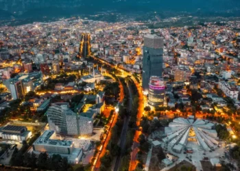 ”Metro”: Tirana, qyteti me histori interesante dhe ushqim të shijshëm