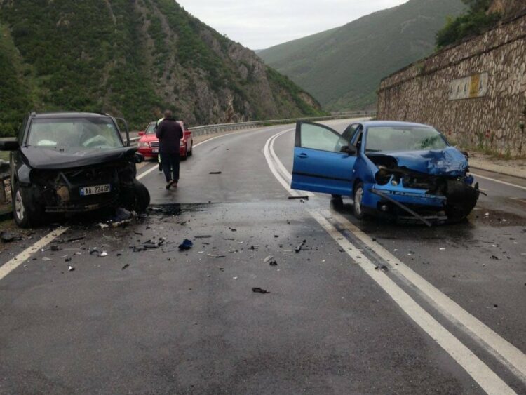 INSTAT: Shoferët me shumë përvojë kryejnë shumicën e aksidenteve rrugore